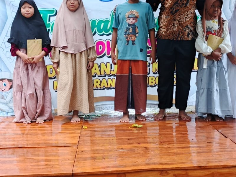 PEMBAGIAN HADIAH LOMBA RAMADHAN CERIA